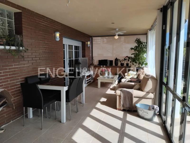 Foto b913ead5-ce71-4767-a7b0-b118726ce9d9. Haus mit kamin heizung parking pool in Alpicat