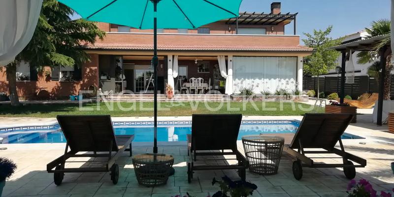 Foto f475a763-440e-4d58-a77e-981b58b522ac. Haus mit kamin heizung parking pool in Alpicat