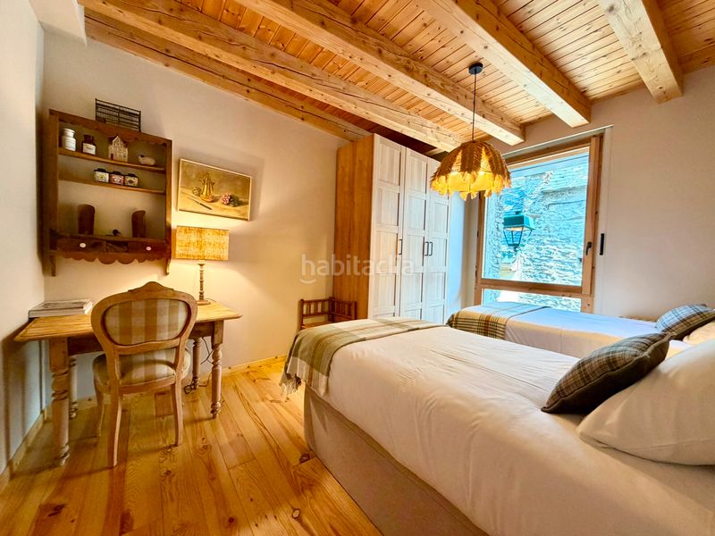 Foto a94451c4-bd84-458c-aa79-b628a9cca4b7. Casa aparellada a Bòrdes (Es)