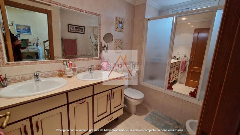 Foto fe2264b1-0684-4edf-a695-a602ebf51802. Location maison jumelée avec parking piscine dans S´Eixample-Can Misses Ibiza