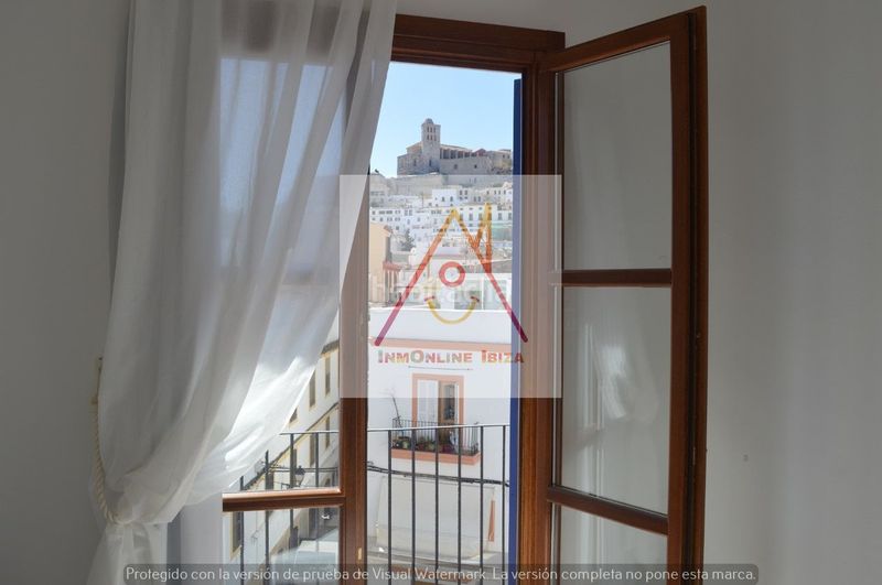 Foto 4d3a148c-3ad9-4eab-a0ea-68e0a98b9a0d. Location appartement dans S´Eixample-Can Misses Ibiza