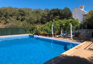 Lloguer Xalet a Sant Josep. Estupenda vivienda con piscina privada en cala jondal