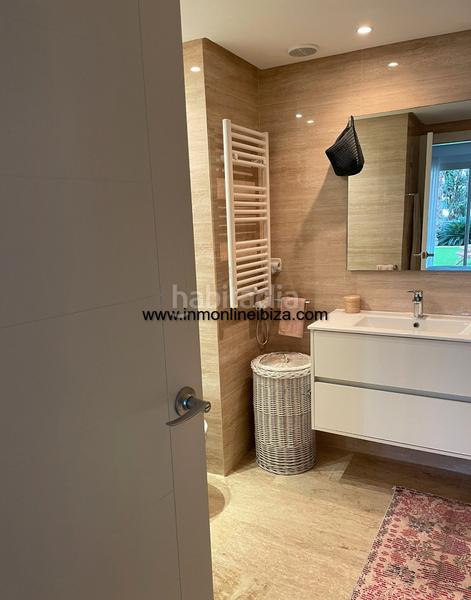 Foto 2a8f1cc2-fbed-4031-839a-ae53aedddc71. Rent ground floor with parking pool in Roca Llisa Santa Eulària