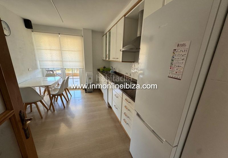 Foto 1711bf0f-1162-4687-82e1-3ebd7f271a79. Location appartement avec parking piscine dans S´Eixample-Can Misses Ibiza