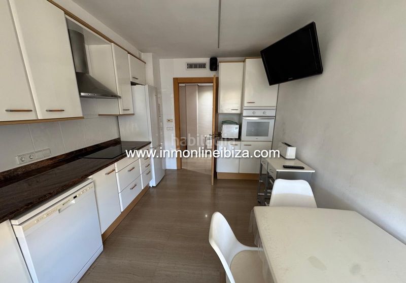 Foto da13cb01-1e72-428f-965a-0cb128bd98a1. Location appartement avec parking piscine dans S´Eixample-Can Misses Ibiza