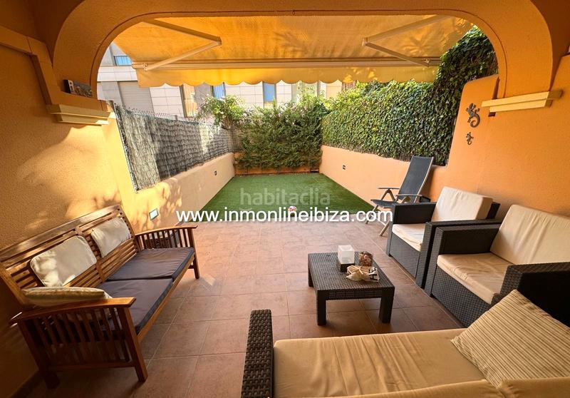 Foto 64ce8a37-65e8-4511-b773-04c7d9aa9fcb. Affitto casa a schiera con parcheggio in S´Eixample-Can Misses Ibiza