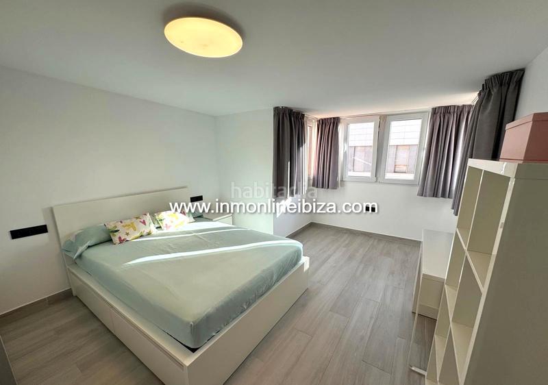 Foto f9a6d0bb-9d35-4e3b-a7b5-7da8a3b18a76. Affitto casa a schiera con parcheggio in S´Eixample-Can Misses Ibiza