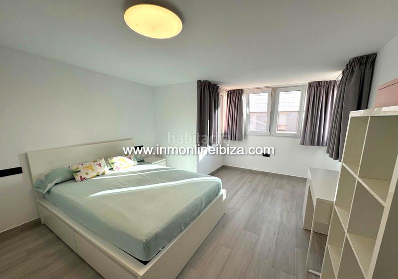 Foto 0ba63725-88b4-4f29-b6d1-91412d3307e4. Rent semi detached house with parking in S´Eixample-Can Misses Ibiza