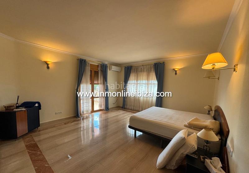 Foto 2d965b67-3d9b-441a-9bd5-e862abb95778. Location chalet avec piscine dans Santa Eulària des riu Santa Eulària