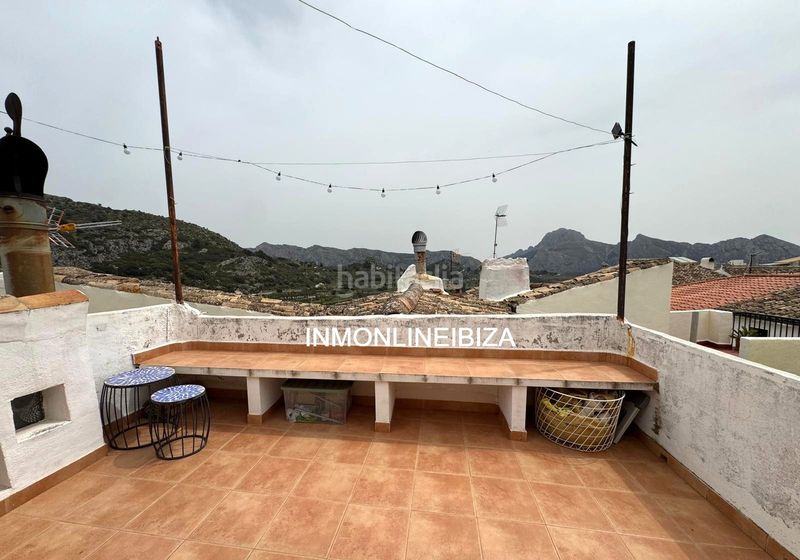 Foto 855da4e8-6338-4daf-bd1f-45fda9f5588d. Masia amb xemeneia a Tárbena