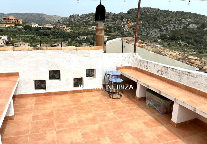 Foto a9289aa9-79e9-4dcd-aa99-7037652af03c. Masia amb xemeneia a Tárbena