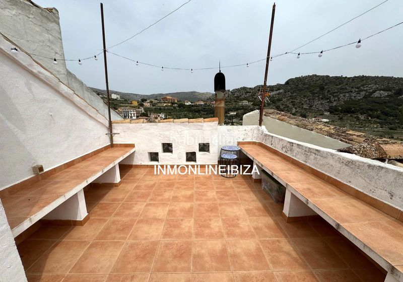 Foto de0f179e-ee60-4ba8-8450-55499c50b441. Masia amb xemeneia a Tárbena