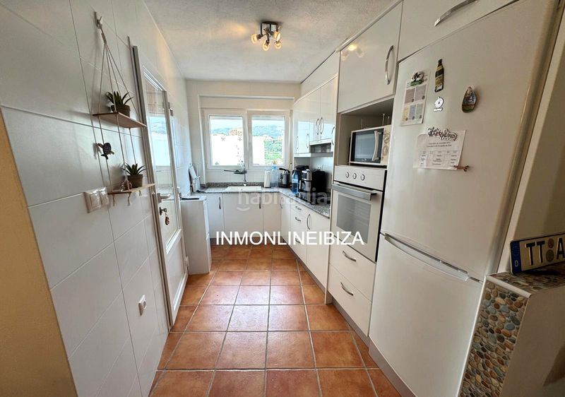 Foto e1f5292b-1e64-4929-acda-838b26e29235. Masia amb xemeneia a Tárbena