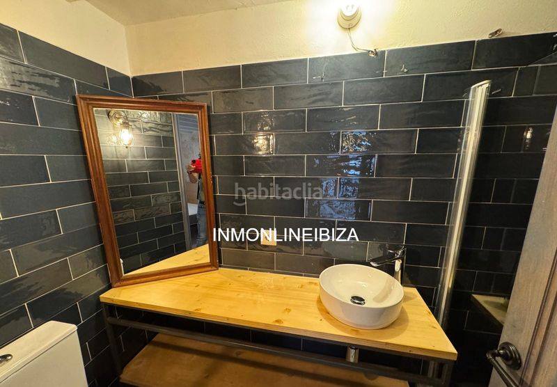 Foto 56ec0e6e-56fc-47c9-833a-c5fc9070a24c. Pis a Dalt Vila-La Marina Ibiza