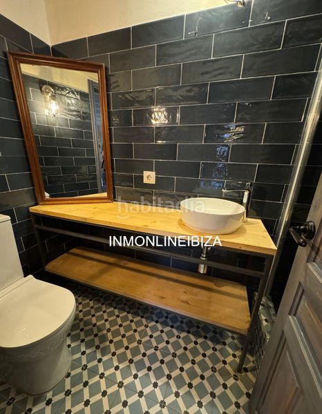 Foto 92ed2347-966d-4513-bef9-e83c55fad45f. Pis a Dalt Vila-La Marina Ibiza