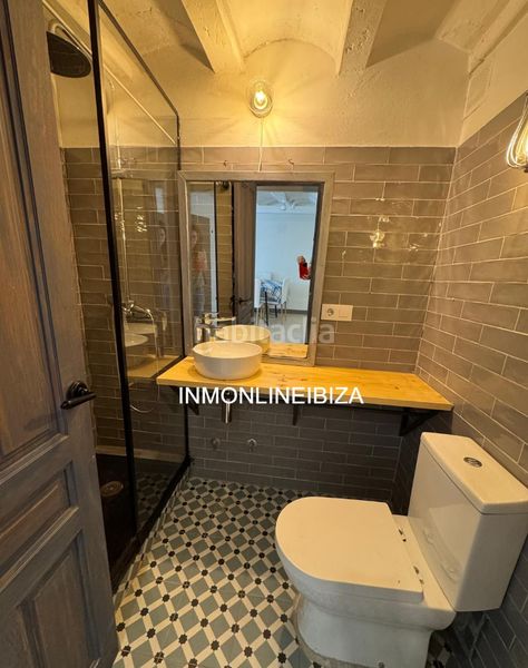 Foto b7abc959-17c5-493d-b64e-d077923e82bf. Pis a Dalt Vila-La Marina Ibiza