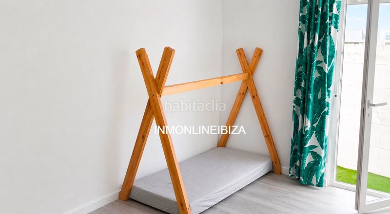 Foto 1ac8d448-aed0-4123-b8e1-7648aeae7a25. Casa adossada a Ses Figueretes - Platja d'en Bossa - Cas Serres Ibiza