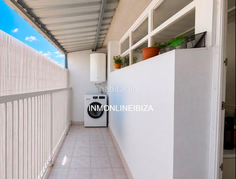 Foto 382f993d-0959-4bcf-9d22-d7ccc13f3650. Casa adossada a Ses Figueretes - Platja d'en Bossa - Cas Serres Ibiza