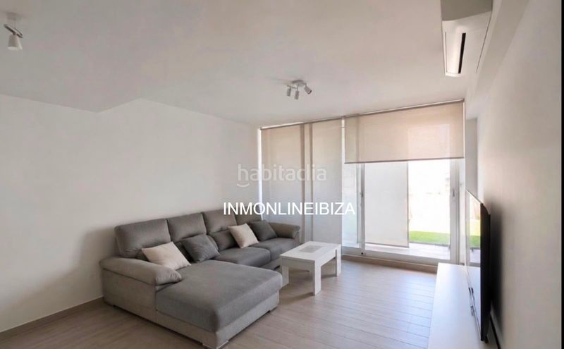 Foto 59c9c75d-b709-4446-8439-3348d6402b6a. Casa adossada a Ses Figueretes - Platja d'en Bossa - Cas Serres Ibiza