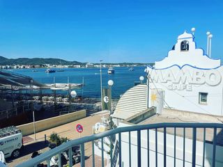 Appartement à Carrer de cervantes 27. Piso en sant antoni de portmany con vistas al mar