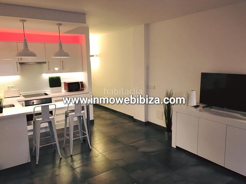 Foto 5f1250f9-0221-42ee-bff0-f13eee24bea6. Flat in carrer de cervantes 27 in Sant Antoni de Portmany