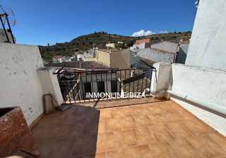 Affitto Appartamento  Carrer sant rafael. Estupendo piso para alquilar de temporada (septiembre a junio)