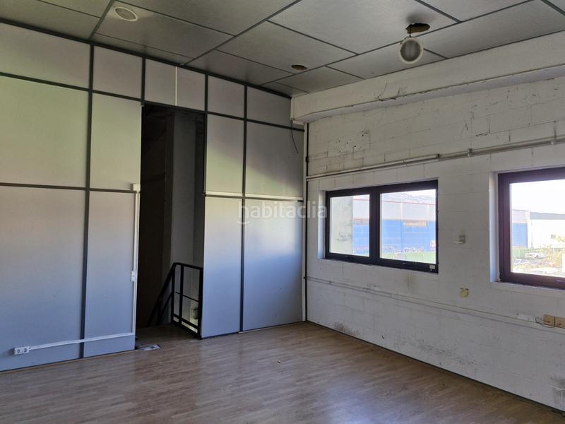 Foto 3bc5f4d8-7830-4ced-9e75-3c83c794217e. Alquiler nave industrial nave en alquiler en castellar del valles de 450 m2 en Castellar del Vallès