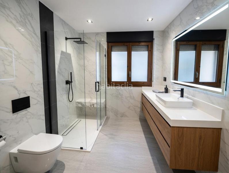 Foto 15b570d1-8780-4782-a10b-2b3cd29ce4b4. Casa adossada amb aparcament a Ripoll