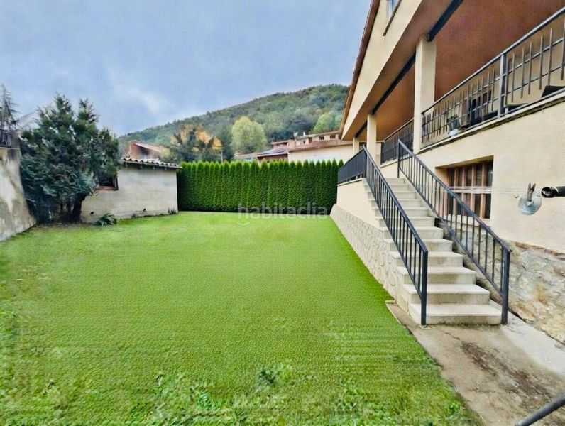 Foto 6ecfbda6-6021-450b-ac90-ddd82aef725e. Casa adossada amb aparcament a Ripoll