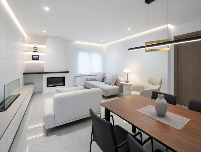 Foto 81a040a1-aa48-44d0-9bdd-398acb11a807. Casa adossada amb aparcament a Ripoll