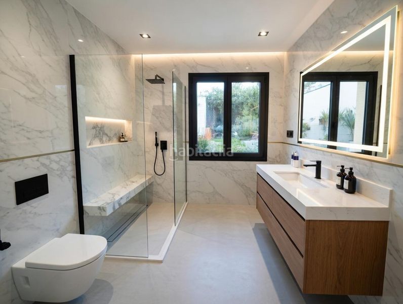 Foto 9b3c7829-344e-4302-b6c5-902446ac0916. Casa adossada amb aparcament a Ripoll