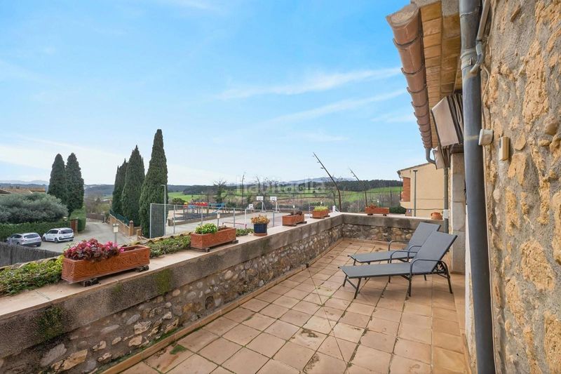 Foto 06d5c329-201e-448a-b3bb-21d27a619e70. Masia amb aparcament piscina a Bàscara