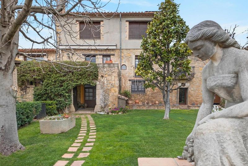 Foto 978eb597-8690-49f3-87bc-a69b6f0637c3. Masia amb aparcament piscina a Bàscara