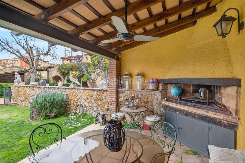 Foto aab984fe-31d3-4a54-b234-38480f157e06. Masia amb aparcament piscina a Bàscara