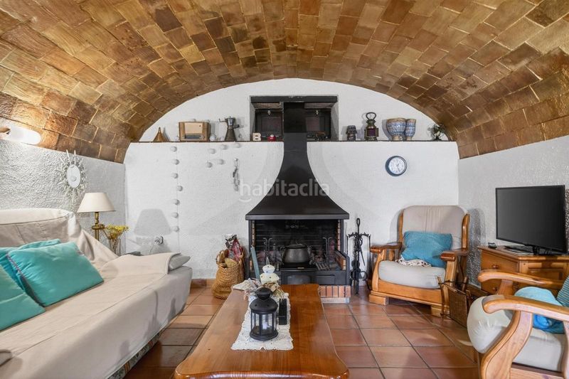 Foto ad7997a1-5788-457a-81f7-e2dcd692375d. Masia amb aparcament piscina a Bàscara