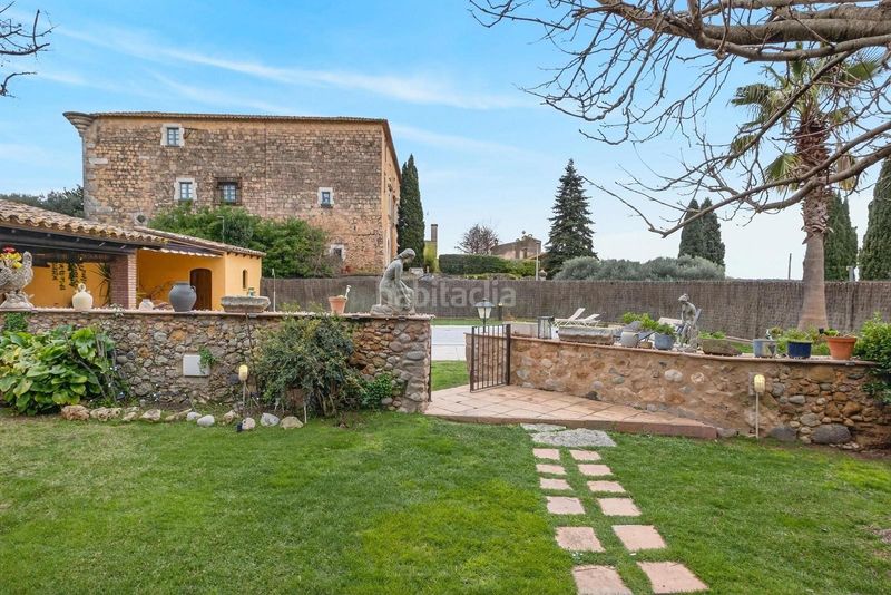 Foto d3068109-b625-44f7-8960-d82cce4a8061. Masia amb aparcament piscina a Bàscara