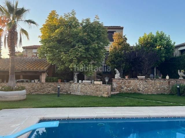 Foto ecc5c9bf-20fa-4e6a-bb27-3352de8d1e49. Masia amb aparcament piscina a Bàscara