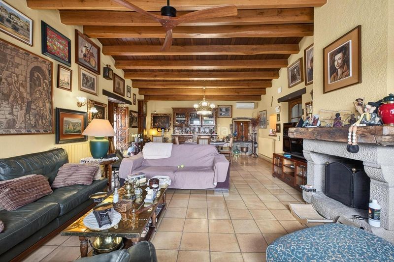 Foto f8cd3c24-b290-442b-a18e-917f1829aed4. Masia amb aparcament piscina a Bàscara