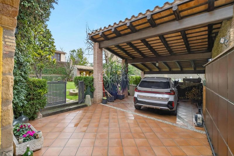 Foto ff8c8c45-60dd-4a34-852a-fe4a4f5c2d5e. Masia amb aparcament piscina a Bàscara