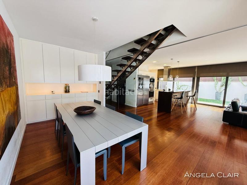 Foto a22a8d16-6ca6-4b90-8030-b65160c0e2c9. Maison avec chauffage parking piscine dans Lluminetes Castelldefels