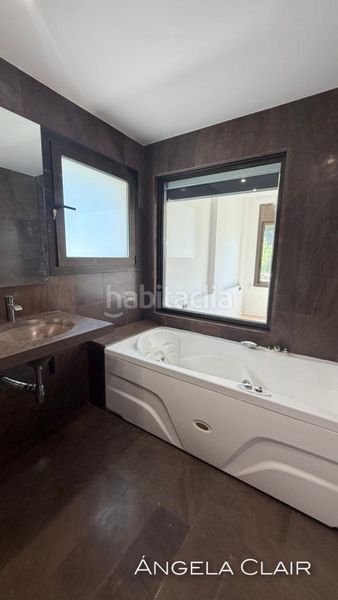 Foto 70166afb-fac8-41fd-85b7-dff490611768. Casa amb calefacció aparcament piscina a Levantina - Montgavina - Quintmar Sitges