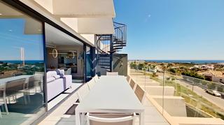 tic en La Concha - Resina Golf. tico dplex en venta con vistas al mar y la montaa