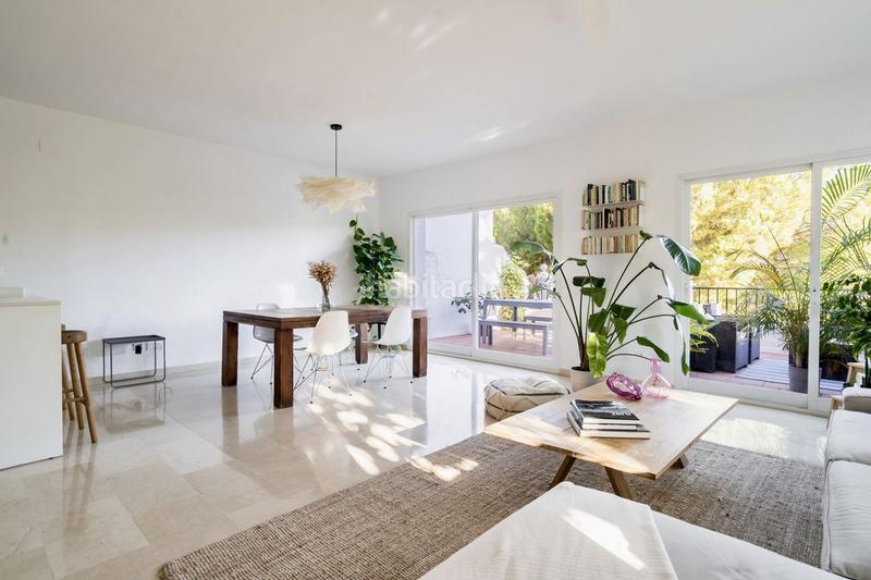 Foto 09802405-11a8-49a1-8bd8-5dc0ffd47b6b. Reihenhaus mit parking in La Quinta Benahavís