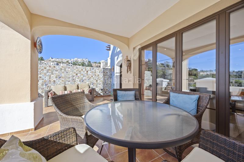 Foto d484f6df-2634-4a8d-a6ef-dfc1394356ff. Casa adossada amb aparcament piscina a los arqueros - puerto del almendro Benahavís