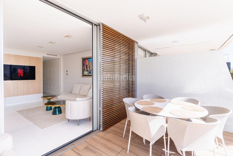 Foto 031e9f94-9e7d-4d8e-bd10-3fe601d6358a. Planta baja apartamento frente a la playa en venta en Estepona