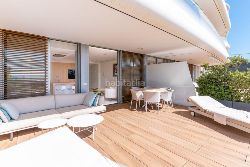 Foto 1011ec17-7f66-4979-ac1c-54aa3a8016df. Planta baja apartamento frente a la playa en venta en Estepona