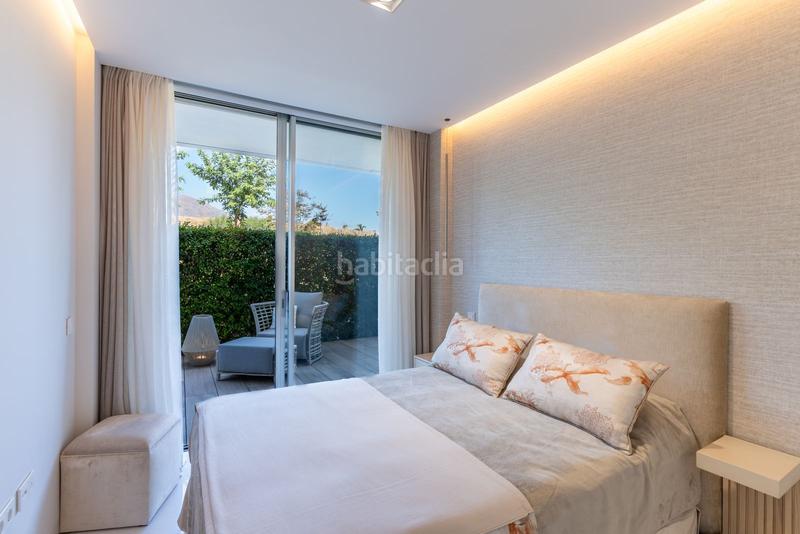Foto 2cd14f42-b08a-430b-ad4e-8a55090ac006. Planta baja apartamento frente a la playa en venta en Estepona