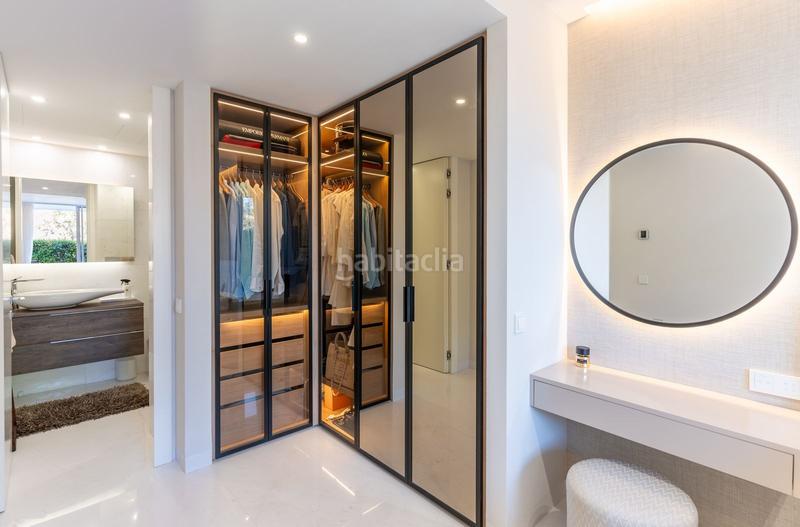 Foto 5966a018-5042-46c2-ae8d-8151e4ae2eff. Planta baja apartamento frente a la playa en venta en Estepona