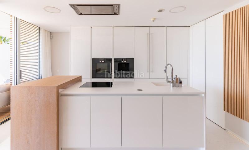 Foto 8da531d4-3cf4-429b-a717-8f02ead81561. Planta baja apartamento frente a la playa en venta en Estepona