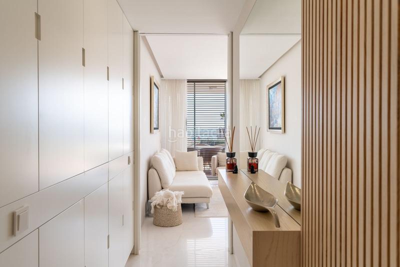 Foto a059d129-369d-46b1-8986-7b8834bd9b39. Planta baja apartamento frente a la playa en venta en Estepona